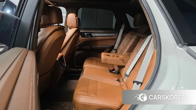 Porsche Cayenne (PO536) 2023 Серебристо-серый из Кореи, фото 3