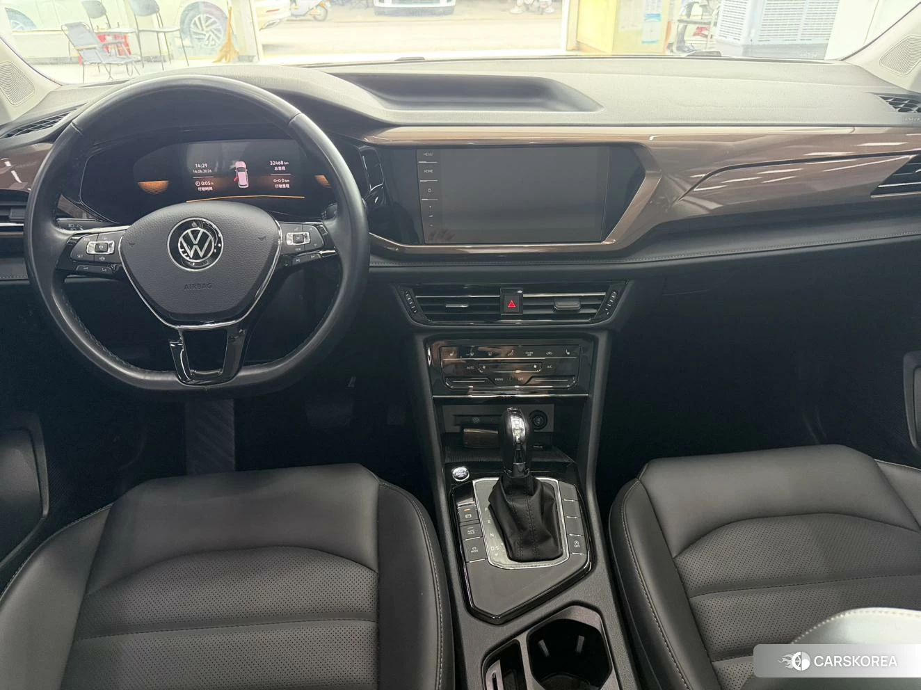 Volkswagen Tharu 2022 Белый из Китая, фото 3