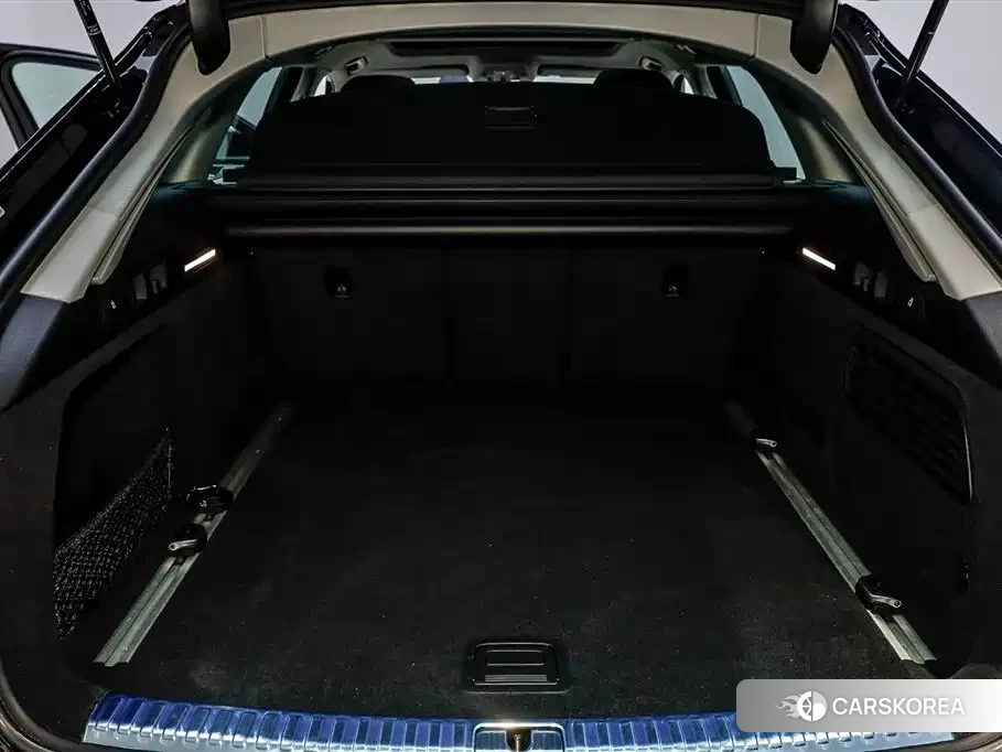 Audi A6 2021 Черный из Китая, фото 3