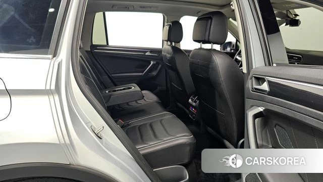 Volkswagen Tiguan second Generation 2021 Серебряный из Кореи, фото 3