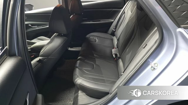 Hyundai The New Avante (CN7) 2025 Светло-серебряный цвет из Кореи, фото 3
