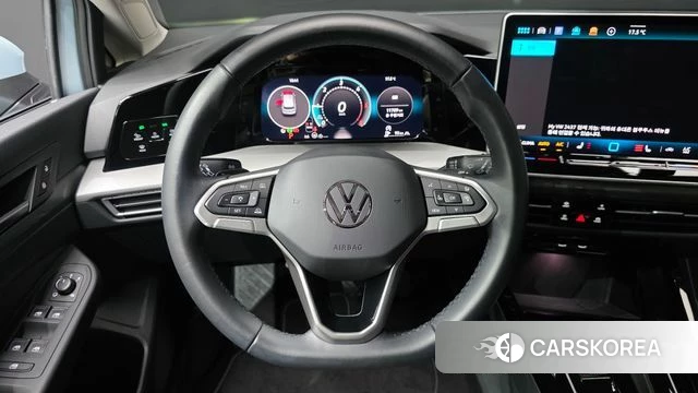 Volkswagen Golf 8th Generation 2025 Небесно-голубой из Кореи, фото 3