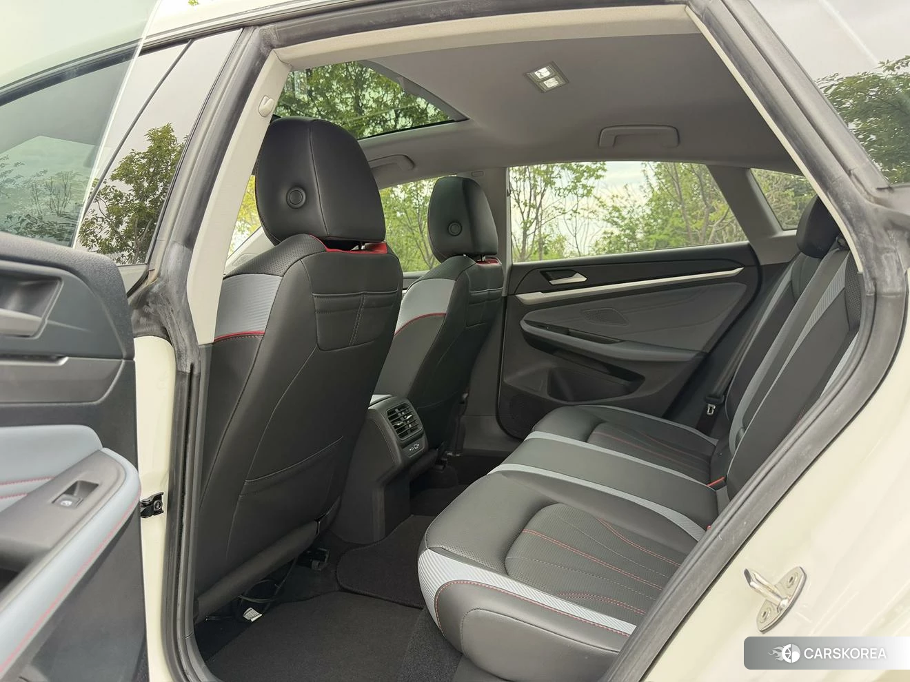 Volkswagen Lamando 2022 Белый из Китая, фото 3