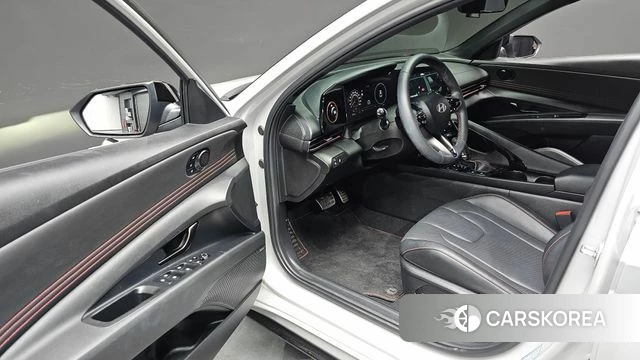 Hyundai The New Avante (CN7) 2024 Серебристо-серый из Кореи, фото 3