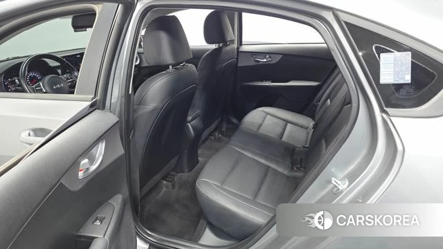 Kia The New K3 2nd generation 2022 Серебряный из Кореи, фото 3