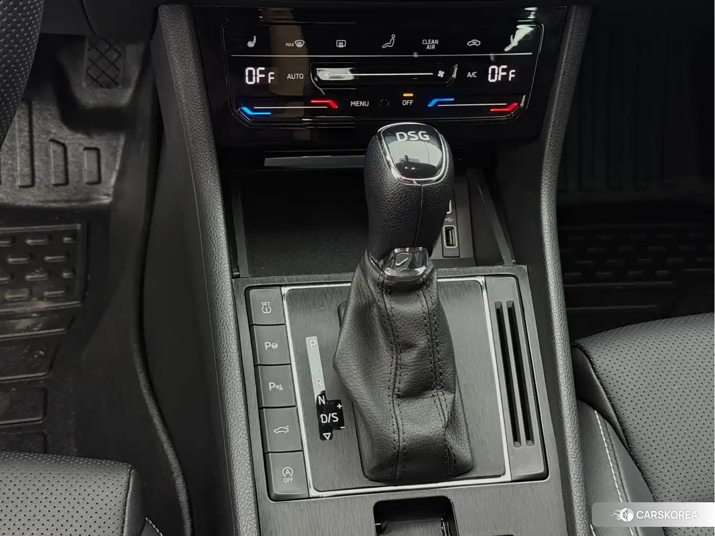 Skoda Superb 2024 Silver/gray из Китая, фото 3