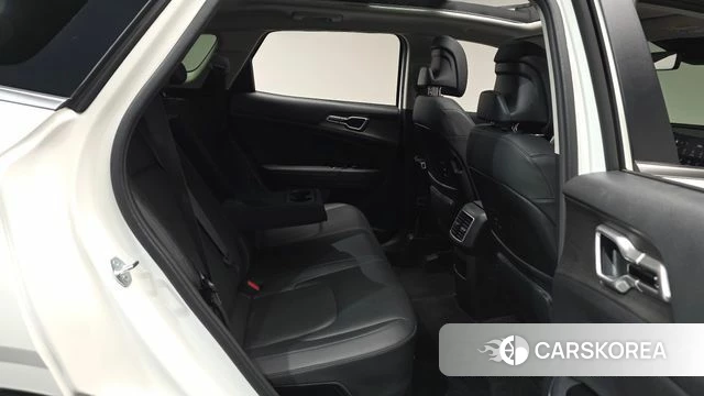 Kia Sportage 5th Generation Hybrid 2023 Белый из Кореи, фото 3