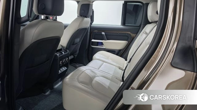 Land Rover Defender (L663) 2022 Коричневый из Кореи, фото 3