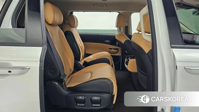 Kia Carnival 4th generation 2023 Белый из Кореи, фото 3