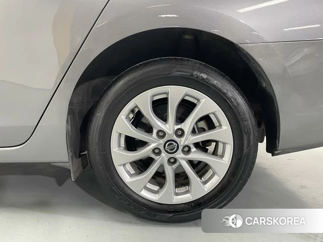 Nissan Sylphy 2021 Темно-серый из Китая, фото 3