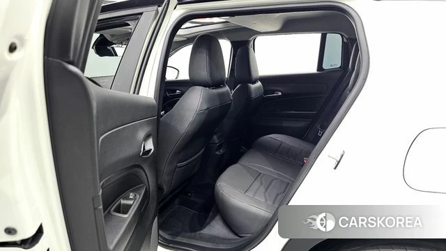 Jeep Avengers 2024 Белый из Кореи, фото 3