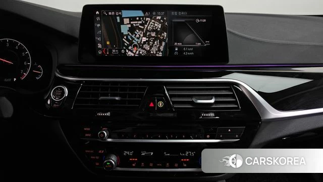 BMW 5 Series (G30) 2019 Серебристо-серый из Кореи, фото 3