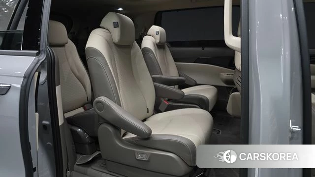 Kia The New Carnival 4th Generation 2025 Серебристо-серый из Кореи, фото 3