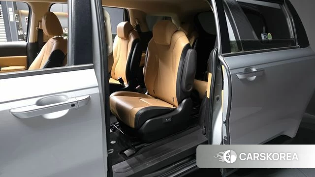 Kia Carnival 4th generation 2021 Серебряный из Кореи, фото 3