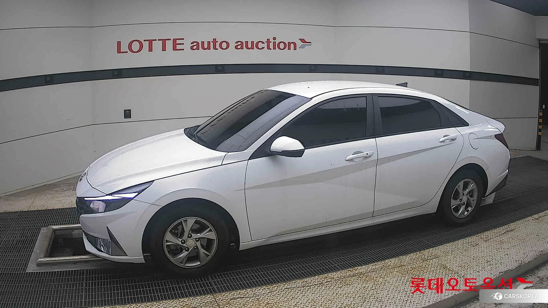 Hyundai Avante 2021 Polar White из Кореи, фото 3
