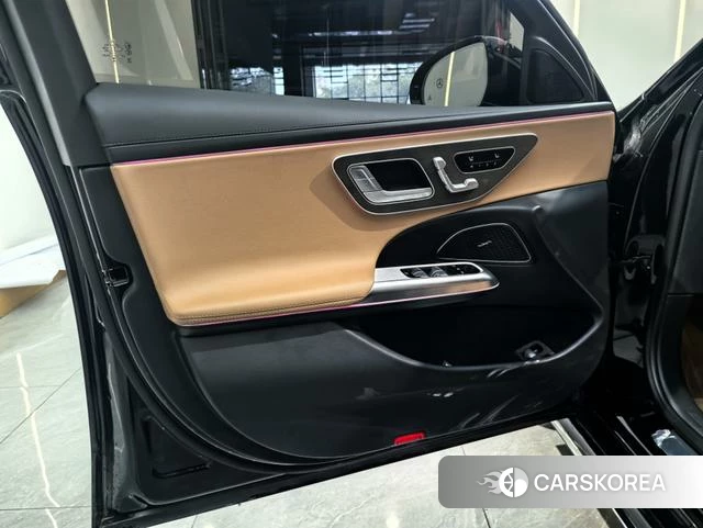 Mercedes-Benz E-Class 2025 Черный из Китая, фото 3