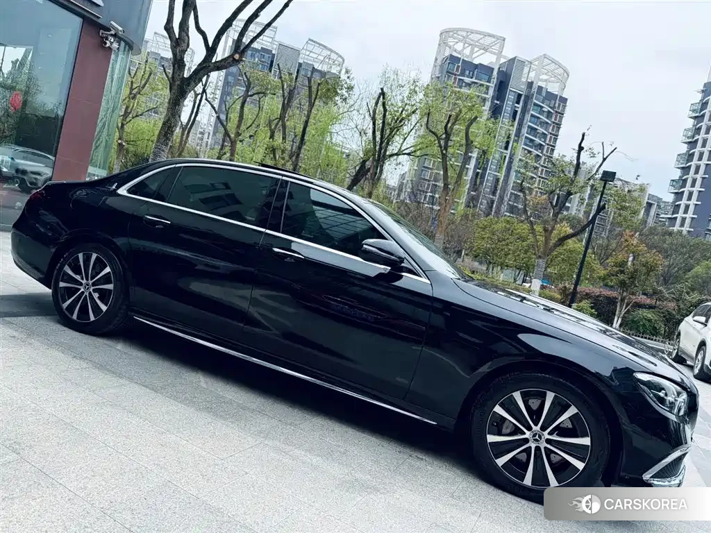 Mercedes-Benz E-Class 2022 Черный из Китая, фото 3