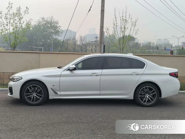 BMW 5 series 2023 Белый из Китая, фото 3