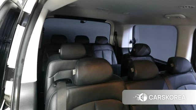Hyundai Staria 2023 Белый из Кореи, фото 3