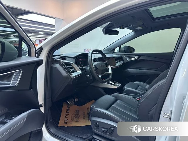 Audi Q4 2023 Белый из Китая, фото 3