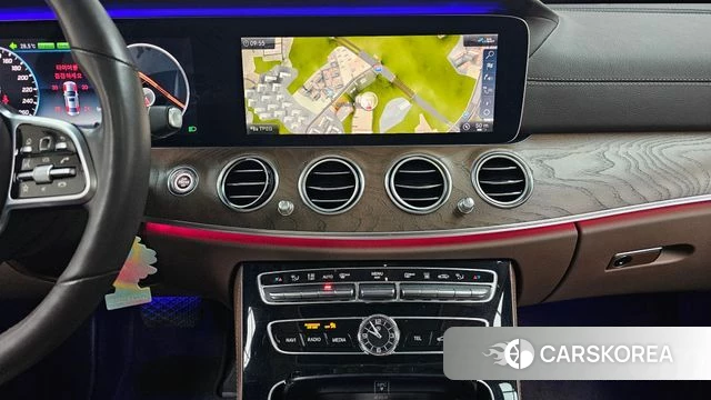 Mercedes-Benz E-Class W213 2020 Белый из Кореи, фото 3