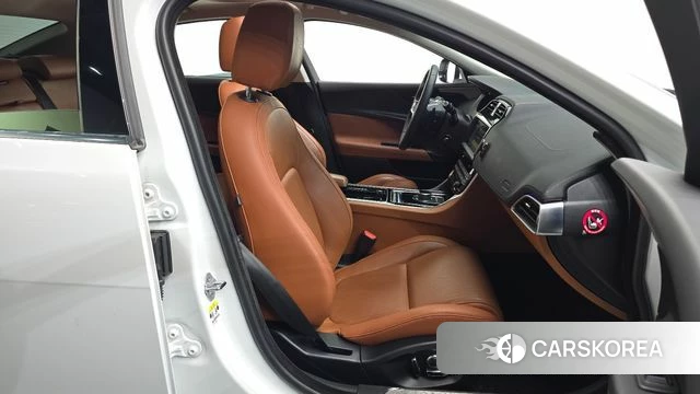 Jaguar XE 2019 Белый из Кореи, фото 3