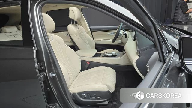 Genesis GV70 2024 Серый из Кореи, фото 3