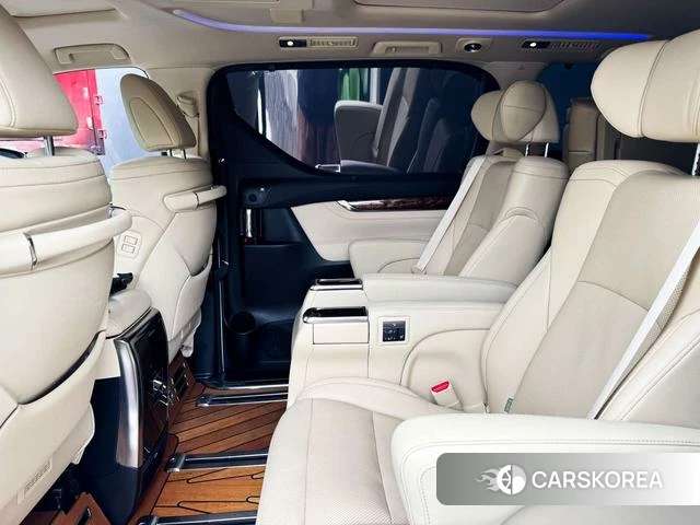 Toyota Alphard 2021 Белый из Китая, фото 3