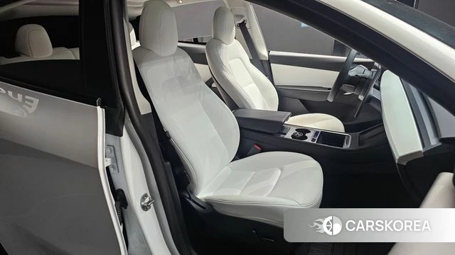Tesla Model Y 2022 Белый из Кореи, фото 3