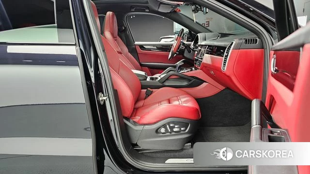 Porsche Cayenne (PO536) 2021 Черный из Кореи, фото 3