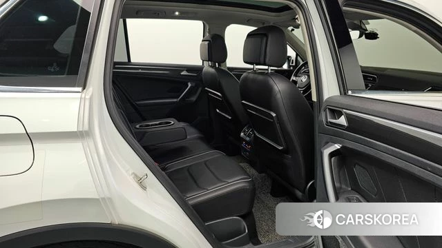 Volkswagen Tiguan second Generation 2019 Белый из Кореи, фото 3
