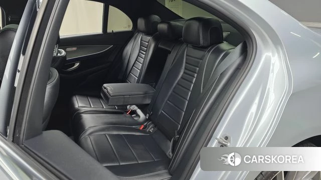 Mercedes-Benz E-Class W213 2022 Серебристо-серый из Кореи, фото 3