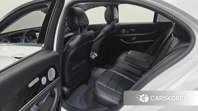 Mercedes-Benz E-Class W213 2018 Белый из Кореи, фото 3