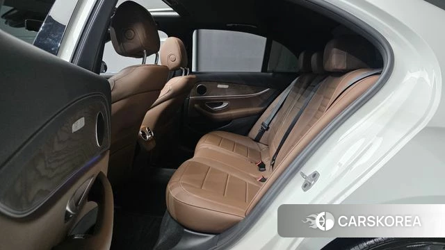 Mercedes-Benz E-Class W213 2022 Белый из Кореи, фото 3