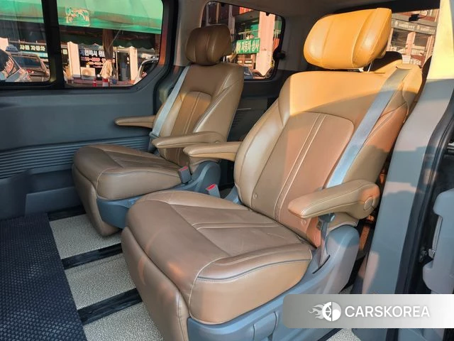 Hyundai Staria 2024 Черный из Кореи, фото 3