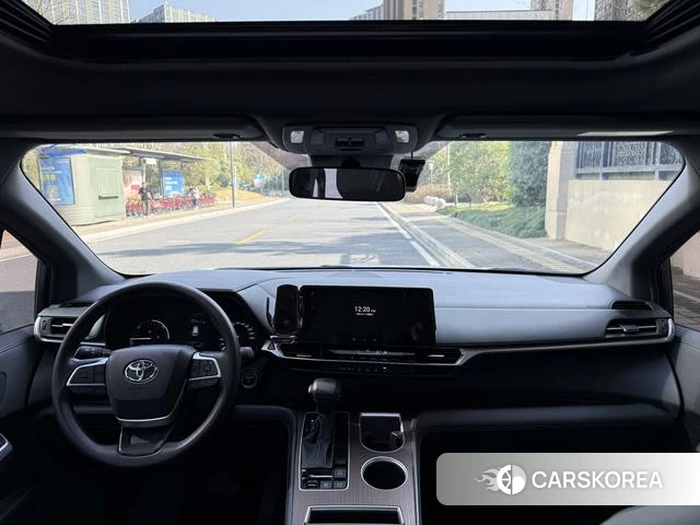 Toyota Granvia 2024 Белый из Китая, фото 3