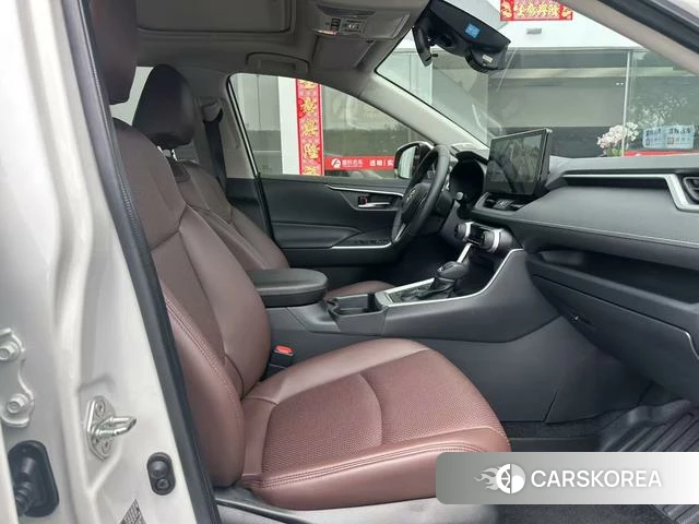 Toyota RAV4 2022 Белый из Китая, фото 3