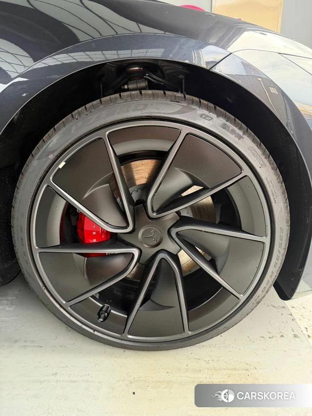 Tesla Model 3 2026 Серый из Кореи, фото 3