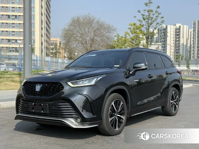 Toyota Crown 2023 Черный из Китая, фото 3
