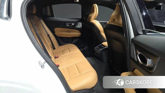 Volvo S60 3rd generation 2019 Белый из Кореи, фото 3