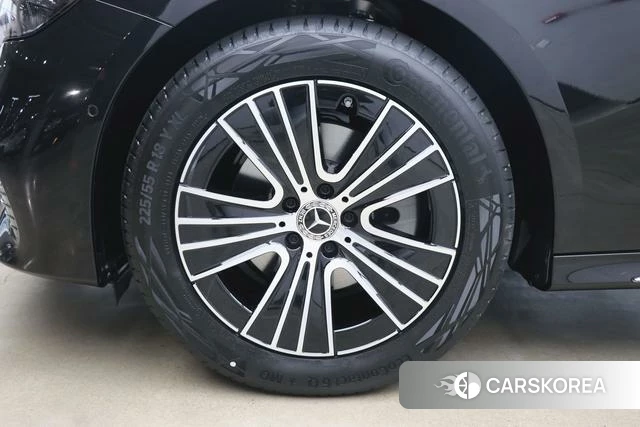 Mercedes-Benz E-Class 2026 Черный из Китая, фото 3