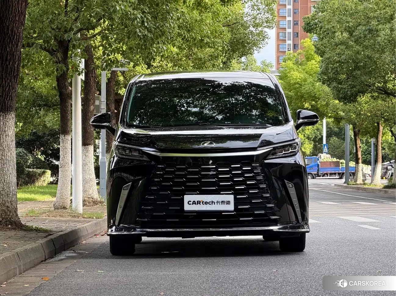 Lexus LM 2024 Черный из Китая, фото 3
