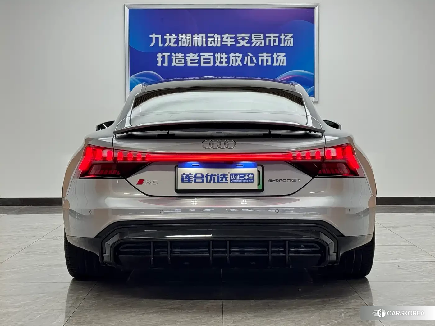 Audi e-tron 2024 Silver/gray из Китая, фото 3