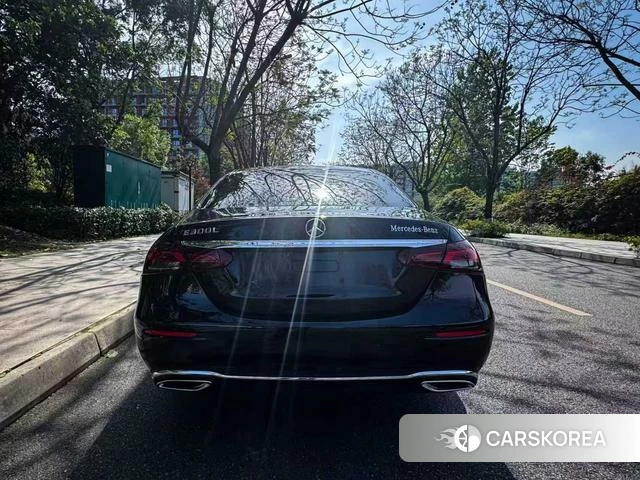 Mercedes-Benz E-Class 2023 Черный из Китая, фото 3