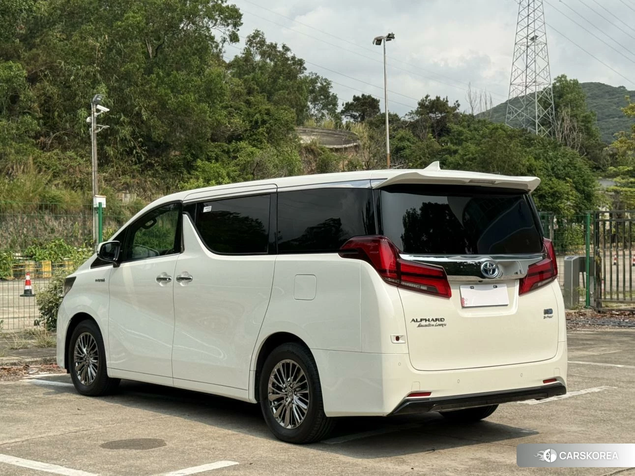 Toyota Alphard 2021 Белый из Китая, фото 3