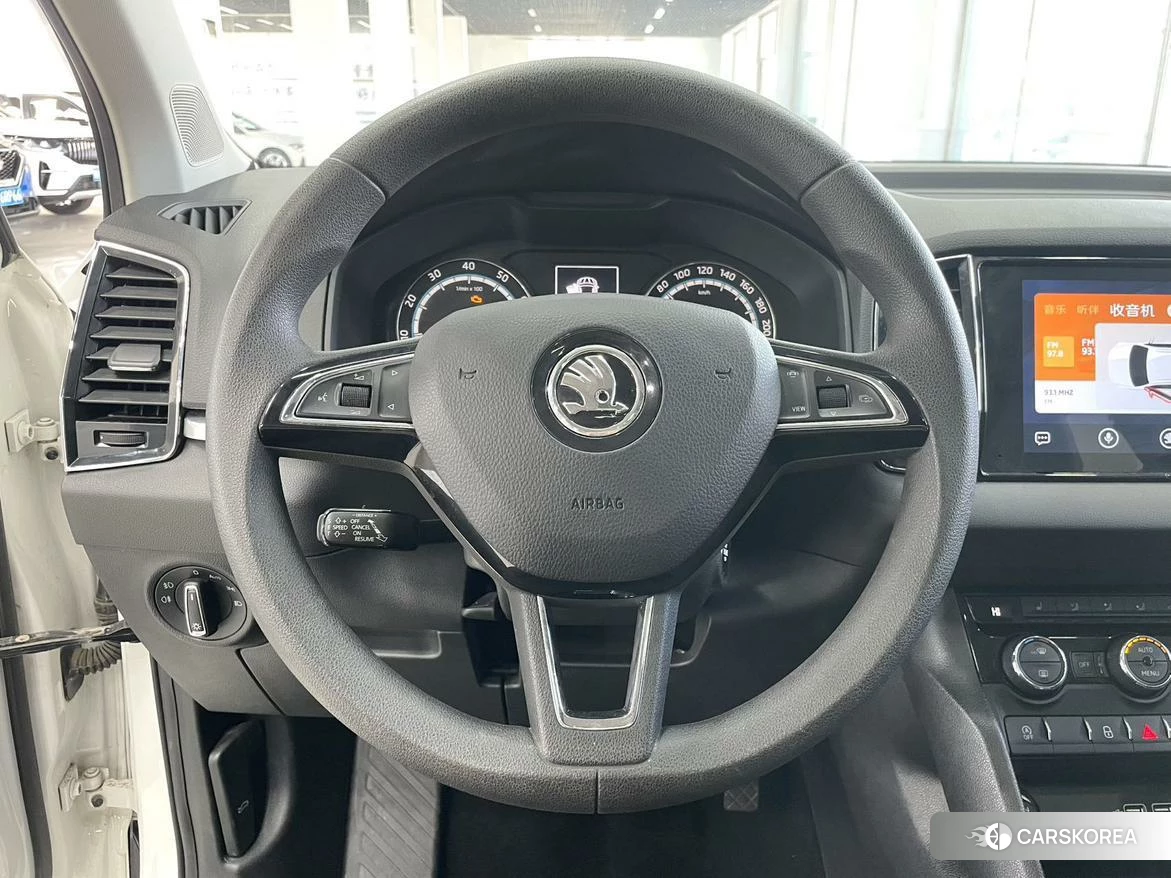 Skoda Karoq 2020 Белый из Китая, фото 3