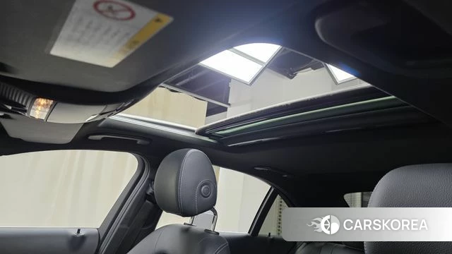 Mercedes-Benz C-Class W205 2018 Белый из Кореи, фото 3