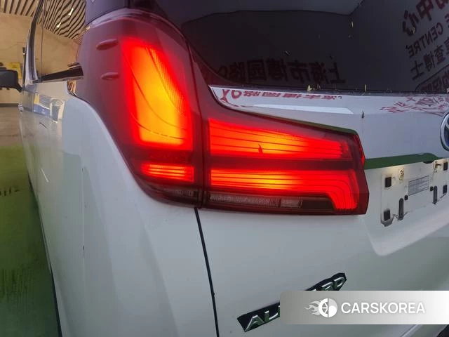 Toyota Alphard 2021 Белый из Китая, фото 3