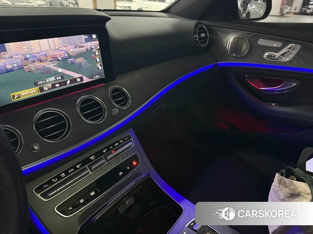 Mercedes-Benz E-Class W213 2021 Серый из Кореи, фото 3