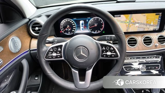 Mercedes-Benz E-Class W213 2019 Серый из Кореи, фото 3